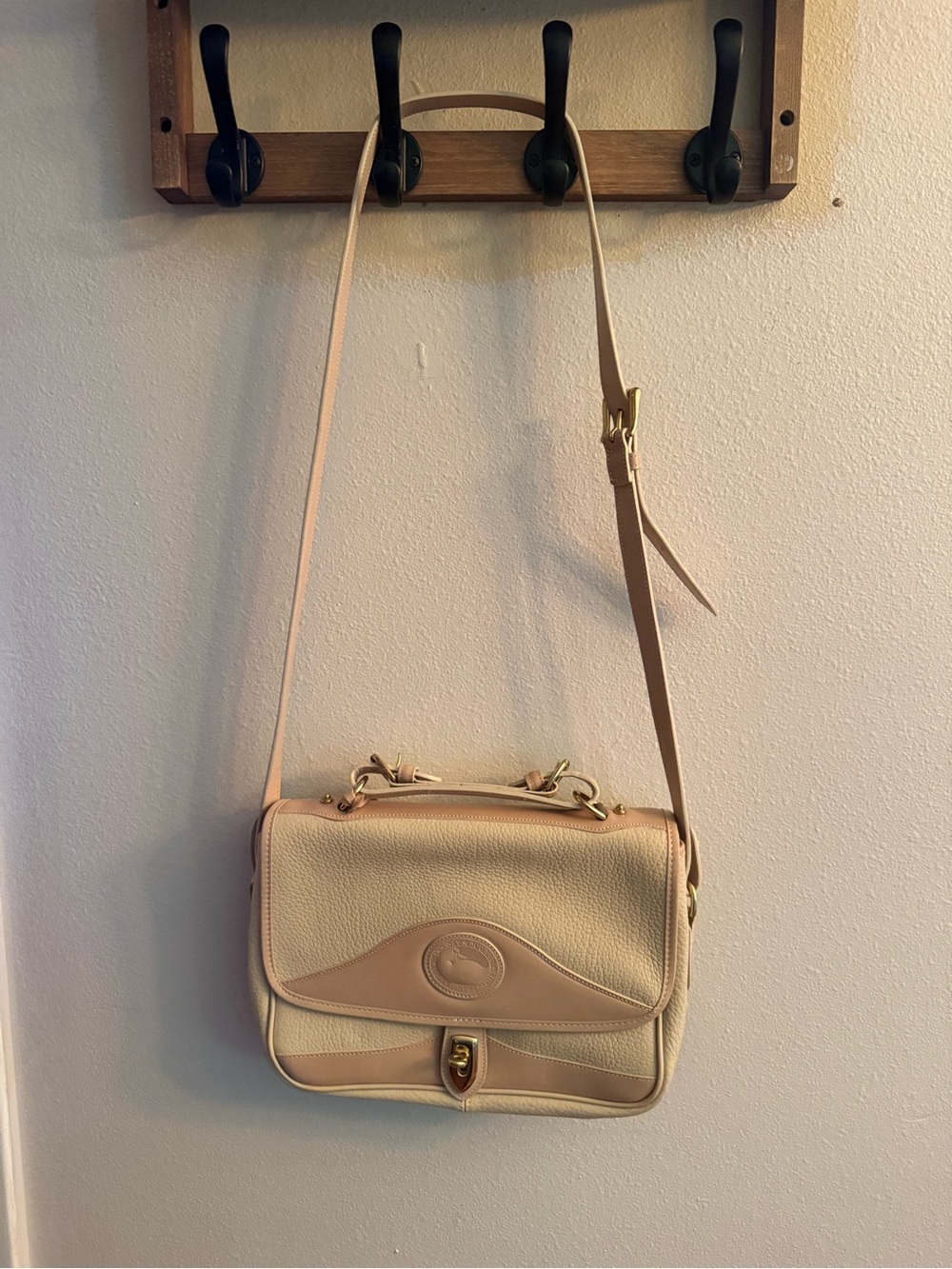 Vtg Dooney & Bourke AWL Carrier Bag Bone Cream British Tan Crossbody PRISTINE